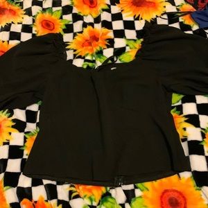 Cropped puffy sleeve top with adjustable bust